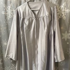 Silver graduation gown XL/1X 14/16
